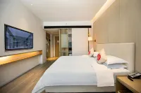 Forest Hotel Hotels in Manhattan Commercial Plaza