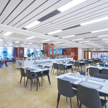 Runze Huayang Hotel (Ningxia Medical University Affiliated Hospital South Bus Station)