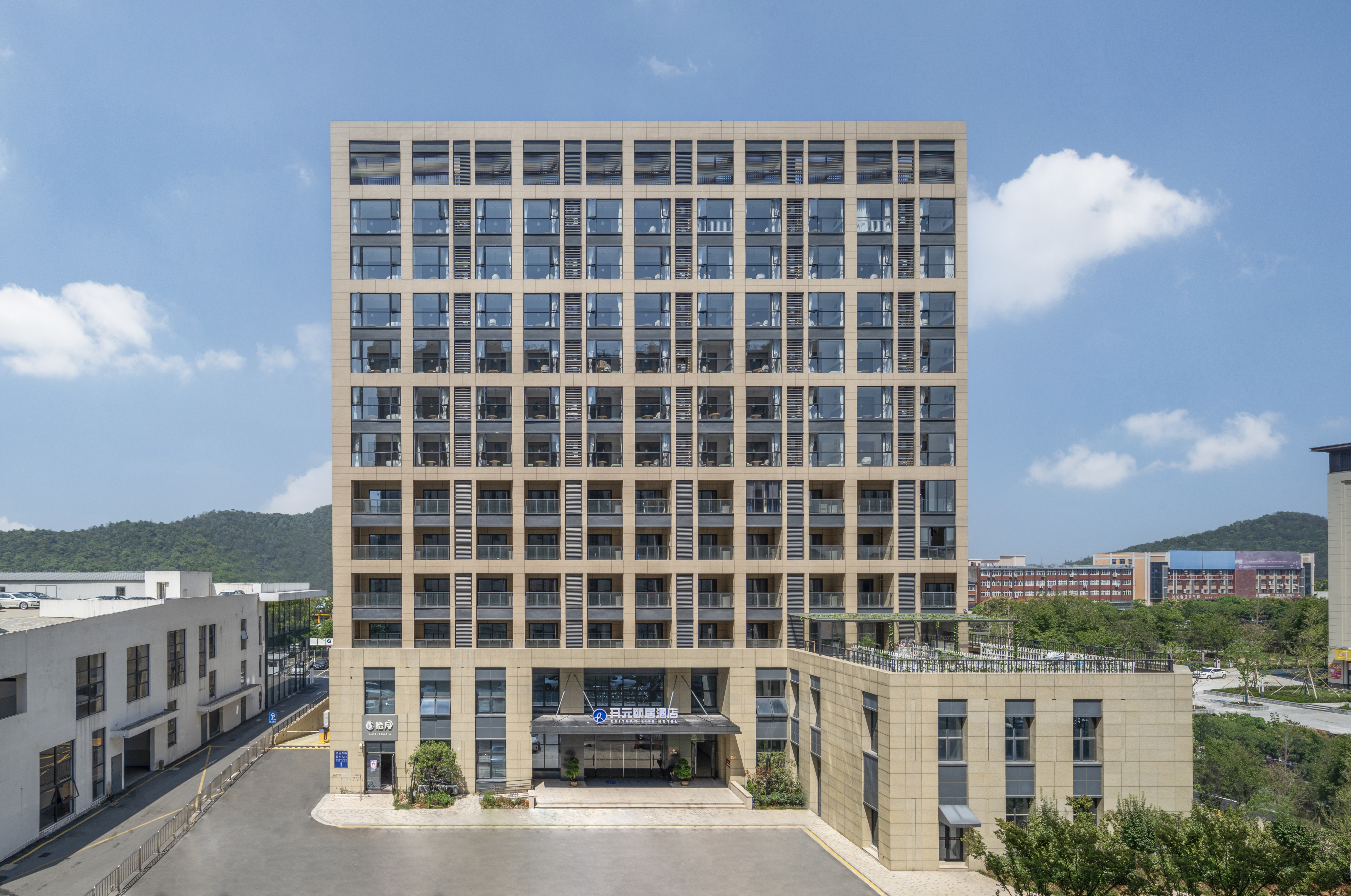 Deqing High Speed Railway Station Kaiyuan Life Hotel Over view