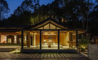 Qingcheng Mountain Just on the Stream · Mountain Stream Bamboo Forest Private Soup B&B
