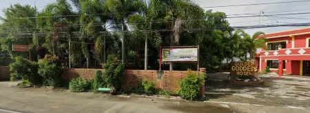 Golden Goddess Hotel Malasiqui Pangasinan by RedDoorz Отели рядом с достопримечательностью «399 lepa»