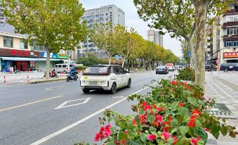 Hotel Apartment (Shanghai National Convention and Exhibition Center Jiangqiao Old Street Branch)