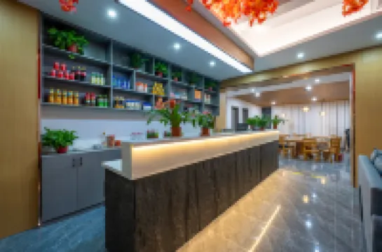 花漾雲海民宿（老君山中靈索道店） 欒川酒店