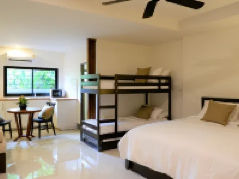 ナーラー レジデンス トランのホテル