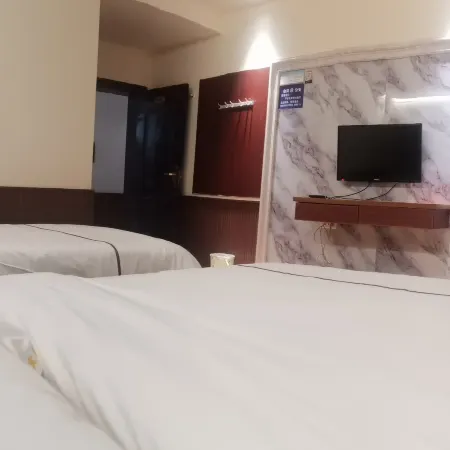 Huitong Jiangdu Theme Hotel