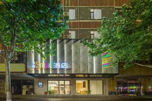 World Smart Hotel (Lankao Jiaoyulu Memorial Hall) - Bãi đậu xe
