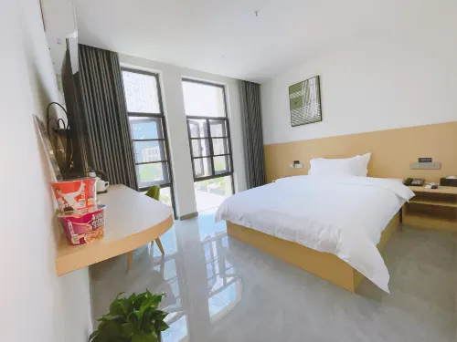 Hunchun 100 yuan hotel Hotels in Qichun