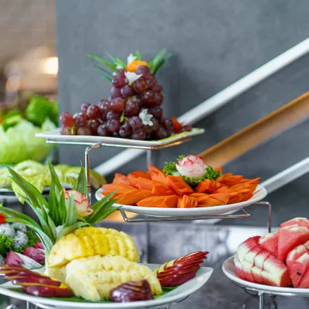 LHC HOTEL AND RESORT Отели рядом с достопримечательностью «Пляж Хатнаклуа»