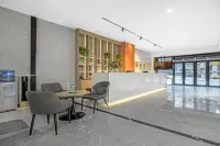 Sweet City Time Hotel (Neijiang Wanda Plaza High Speed Railway Station) - parking