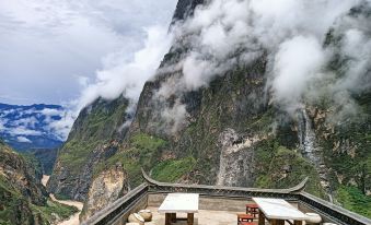 Shangri-La Tiger Leaping Gorge Taoyuan Inn