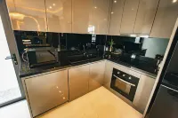 Astro Luxury: 4-6 beds Ultra Luxury Pool Villa with Daily Cleaning