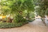Incredible Luxury Suite in the heart of Rome Just Renewed Hotellit kohteessa Rione XX Testaccio