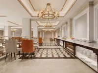 Vienna Hotel (Huludao Suizhong County Shengshi Jiahua Branch) - parking