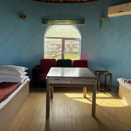 Lao Banzhang Inn (Guanshan Grassland Scenic Area)
