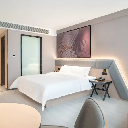 IU Hotel· Linxiang District Government Store, Lincang City