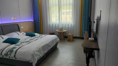 Hexiangju Homestay (Deqin Shengping Town) Hotels near Deqen Bus Station