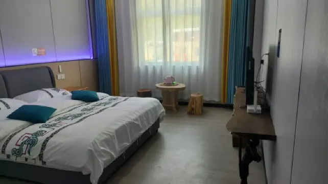 Hexiangju Homestay (Deqin Shengping Town)