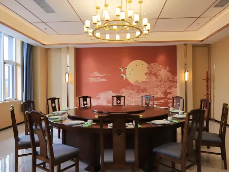 Fei County Yulongshan Grand Hotel