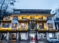 Jingse Lou Guanzhi Hotel (Emeishan Scenic Area Linggongli) Hotels in Linggongli/Qiliping