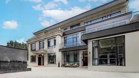 Hanhuhu Intangible Cultural Heritage Homestay Отели рядом с достопримечательностью «Longtangou Scenic Area»