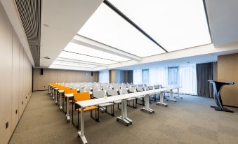 Atour Hotel, Biyun Road, Jushan Square, Xingyi City