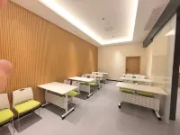 Longmao Hotel (Luoyang Longmen High-Speed Railway Station Xingluo Lake Subway Station)