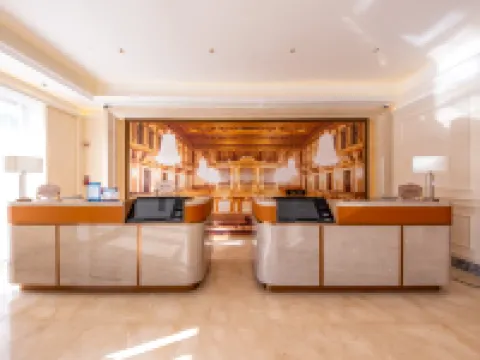 Vienna Hotel (Jubao Road, Zhidan County)