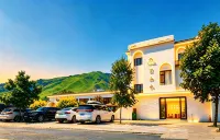 Nalati Wangshanshui Farm Inn