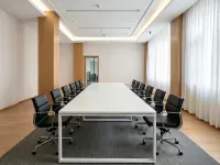 Rezen Huasheng Hotel (Linzhi Hong Kong Road Shopping Street Store) - Parkplatz