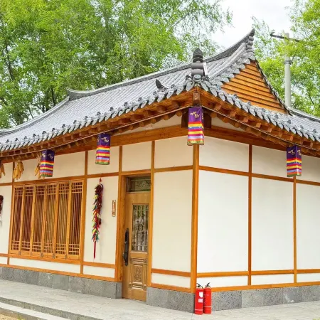 Lake Jingpo Canyon Jinyuan Hotel Отели в г. Нинань