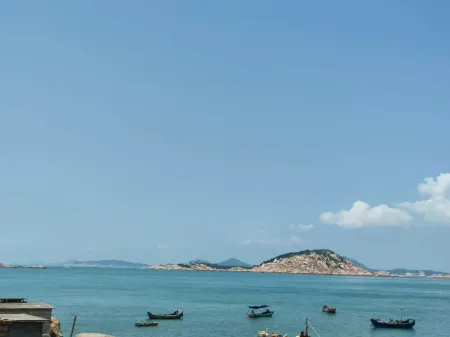 Xiakeju Seaview Hostel Отели рядом с достопримечательностью «Liuao Emerald Bay»