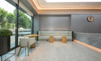 Ji Hotel (Gu'an Daxing Airport)