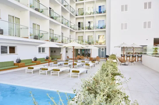 HM Dunas Blancas Hotels in Ses Cadenes