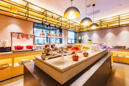 TRUE GO Hotel (Beijing ABP) Отели рядом с достопримечательностью «Nangong Parrot Park»