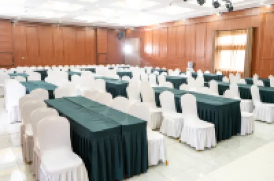 จินเจียง อินน์ อานหยาง เรียลเวย์สเตชั่น