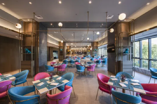 Pagoda Hotel Shanghai Baixia Отели рядом со станцией Shanghai West Railway Station