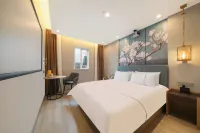 （Magnotel Hotel·Wuhan Wusheng Road Subway Station) Hotels in Wuhan