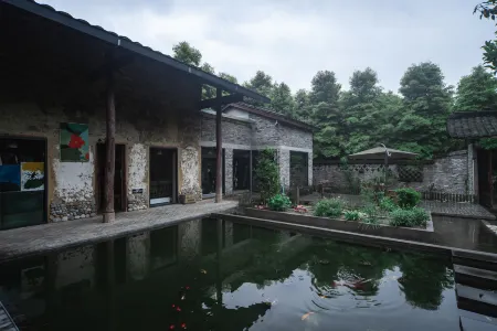 ZhiBei Guesthouse Отели рядом с достопримечательностью «Shixiang Lake»