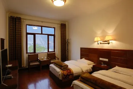 Yanjingzhumulangma Отели рядом с достопримечательностью «Xizang Yanjing Millennium Ancient Salt Field»