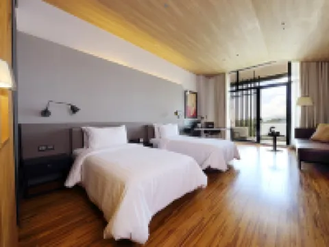 มิโดริคลาร์ก โฮเทลแอนด์คาสิโน โรงแรมในมาบาลากัต