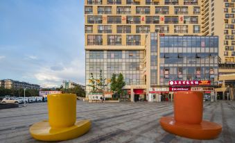 Wheat Smart Hotel (Kunming South High-speed Railway Station)