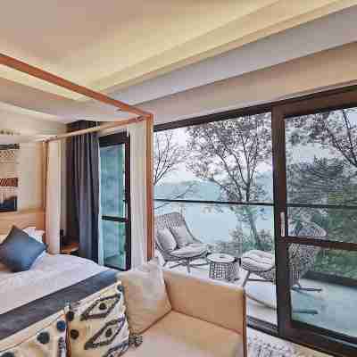 Hualing Villa · Lake View Rooms