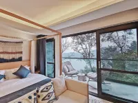 Hualing Villa · Lake View Hotels in Renshou