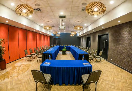 하이랜더 호텔 객실 내부