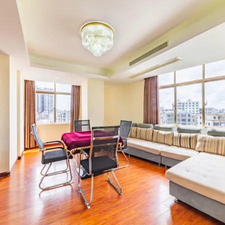 Maoming Bincheng Business Hotel (Dianbai Wanda Plaza Donghu Park)