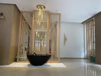 Hechi Yinren Hotel (Jincheng Jiang No. 5 Middle School)