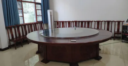 Yuexi Fengyi Hotel Отели рядом с достопримечательностью «Rainbow Waterfall Scenic Spot In The Dabie Mountains»