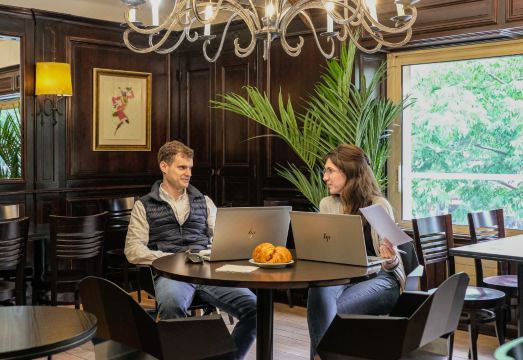 호텔 객실 내부