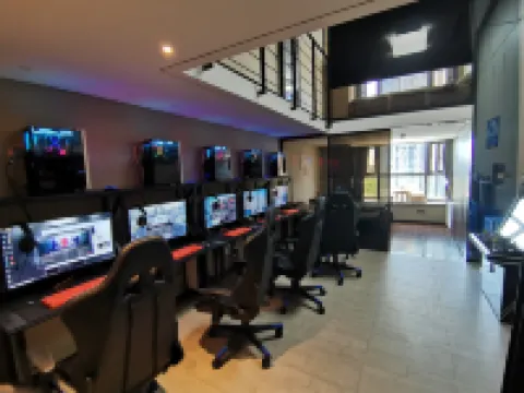 天津三年二班電競公寓