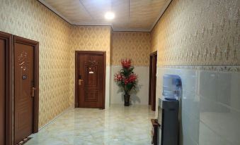 Longlin Huashun Hotel
